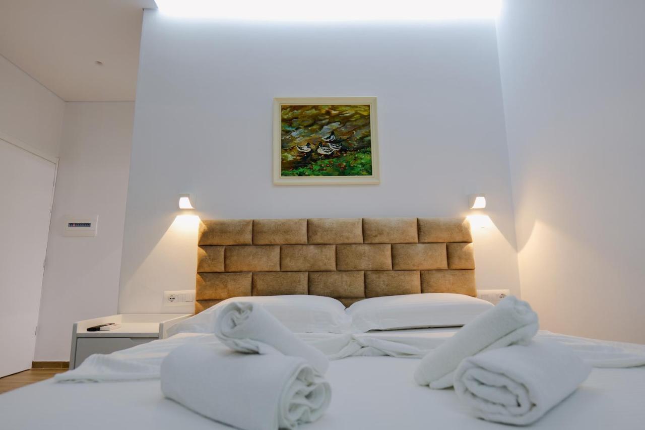 Vila Jon'A Sarandë Buitenkant foto