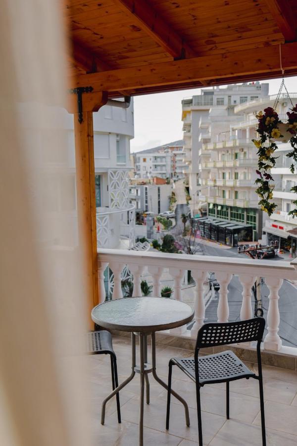 Vila Jon'A Sarandë Buitenkant foto