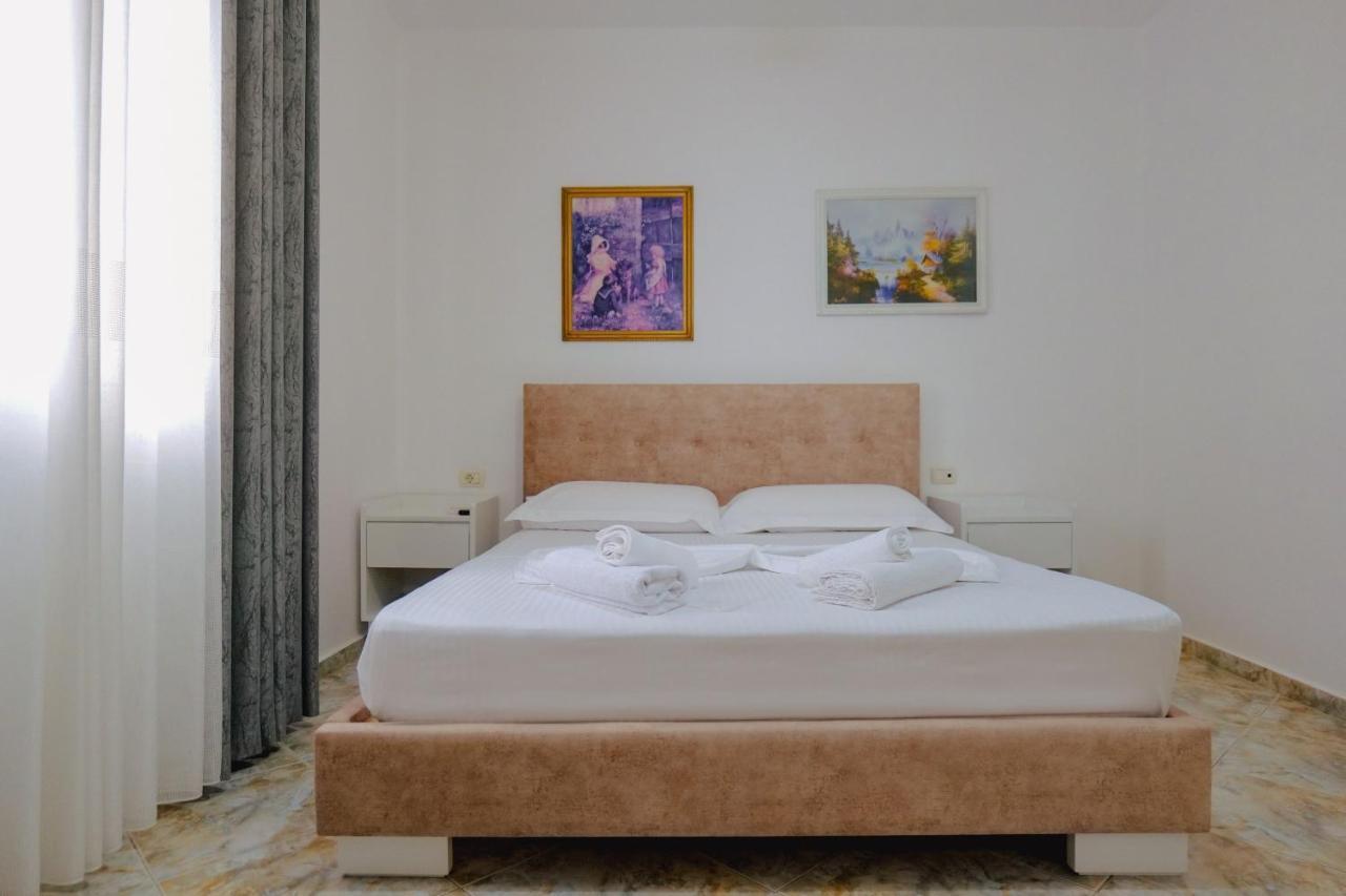 Vila Jon'A Sarandë Buitenkant foto